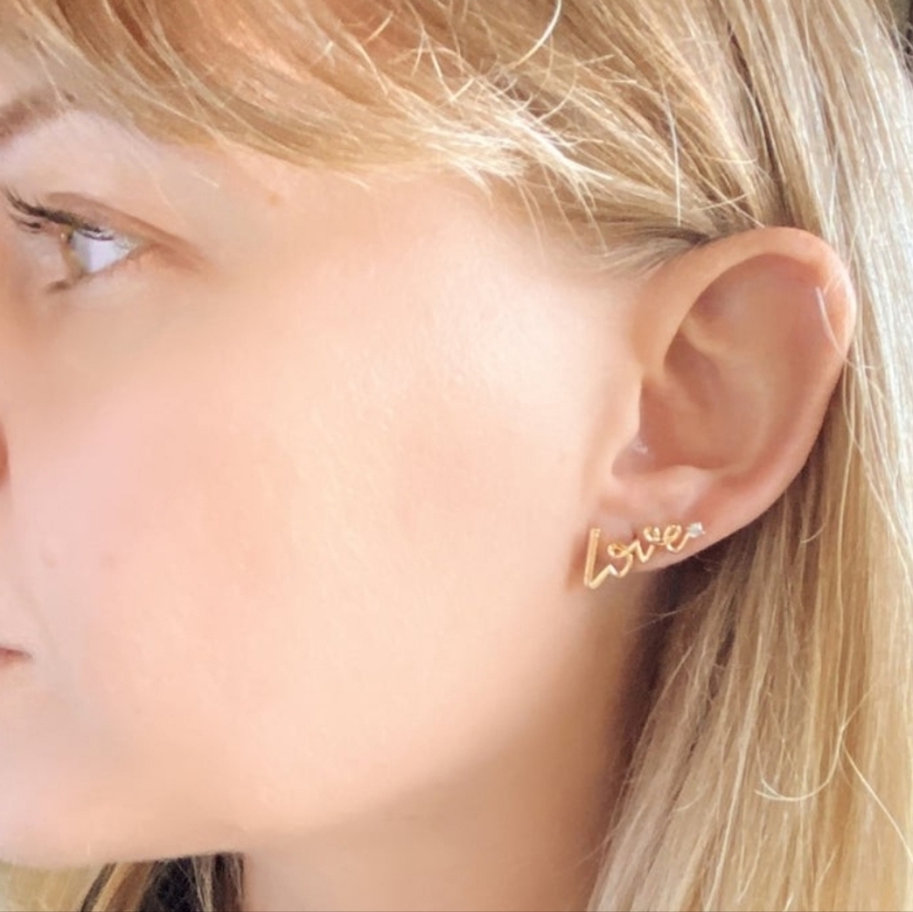 18k Gold Filled Gorgeous Love Stud With Cubic Zirconia - Picture 2 of 5